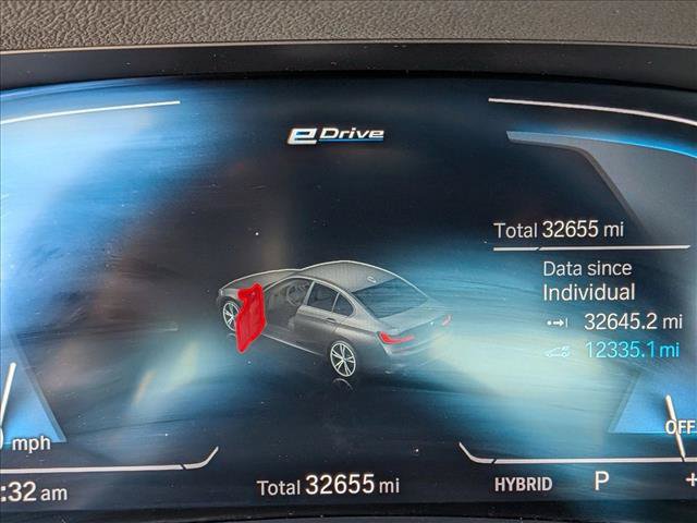 Used 2022 BMW 330e w/ M Sport Package RWD image 10