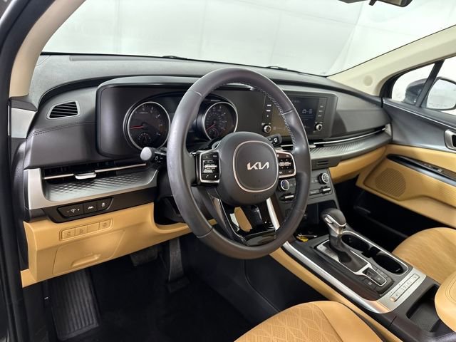 Used 2024 Kia Carnival LX image 13