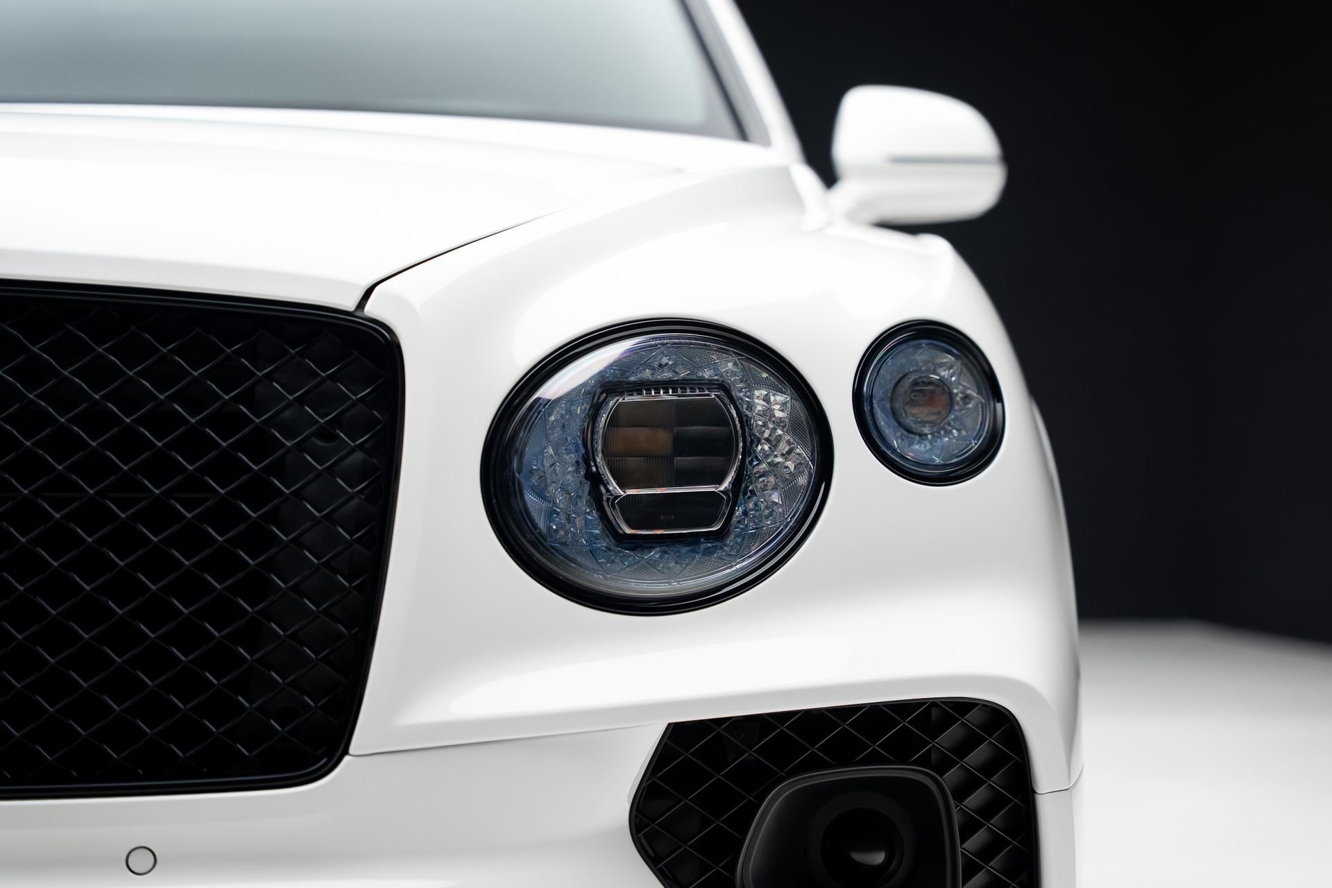 Used 2021 Bentley Bentayga Plug-In Hybrid image 10