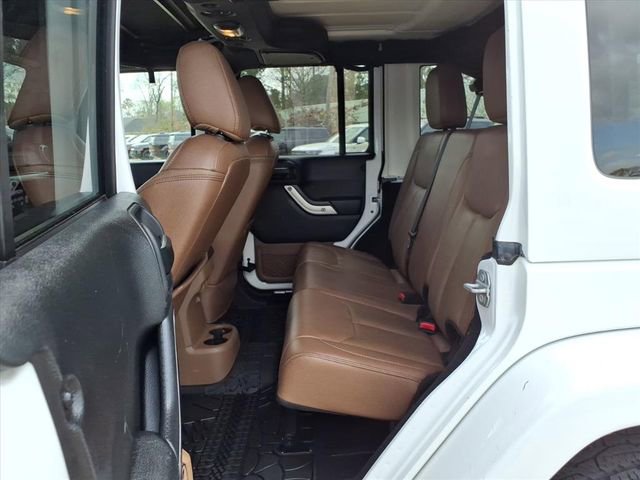 Used 2017 Jeep Wrangler Unlimited Sahara w/ Connectivity Group image 18