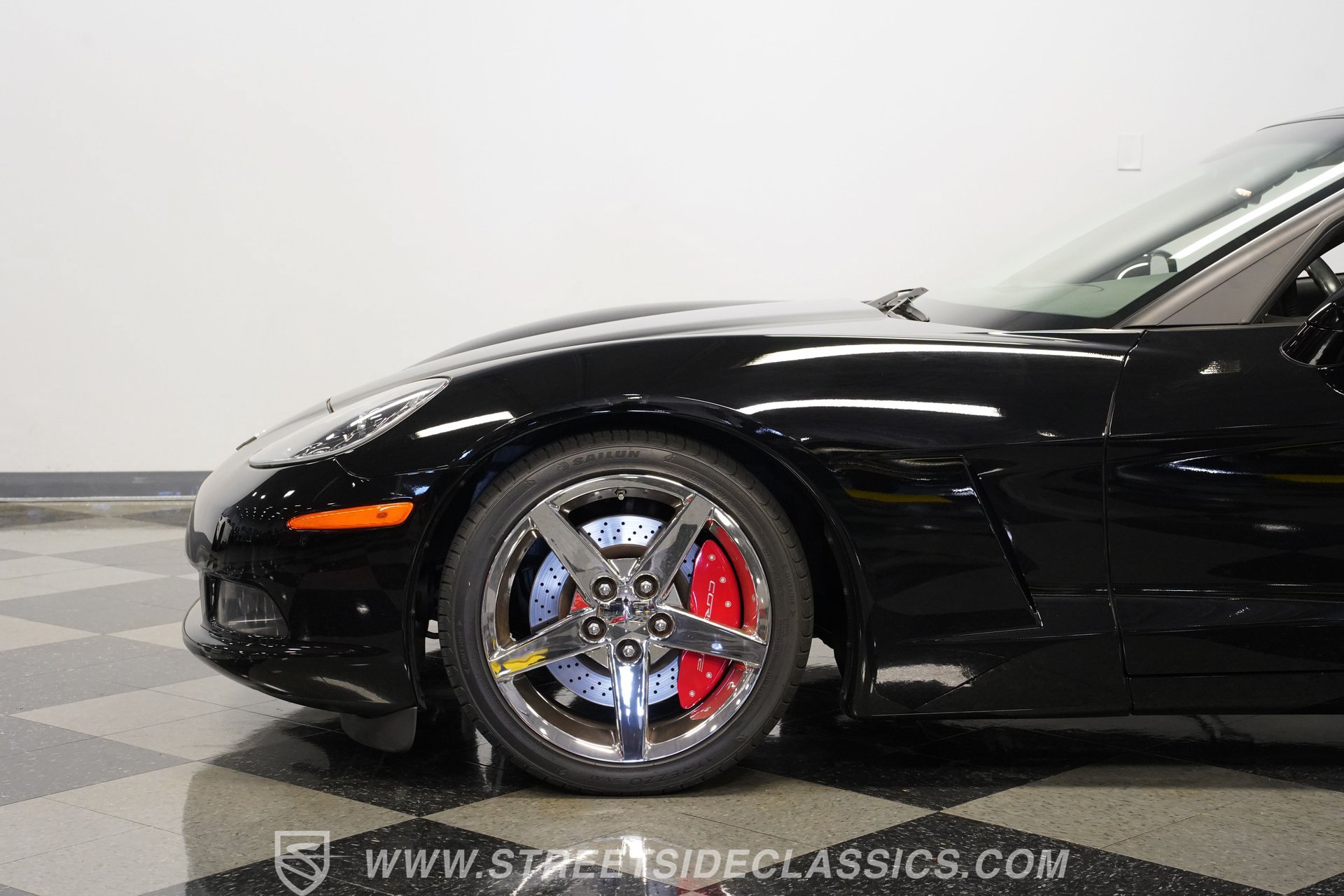 Used 2007 Chevrolet Corvette Coupe w/ Performance Package RWD image 24