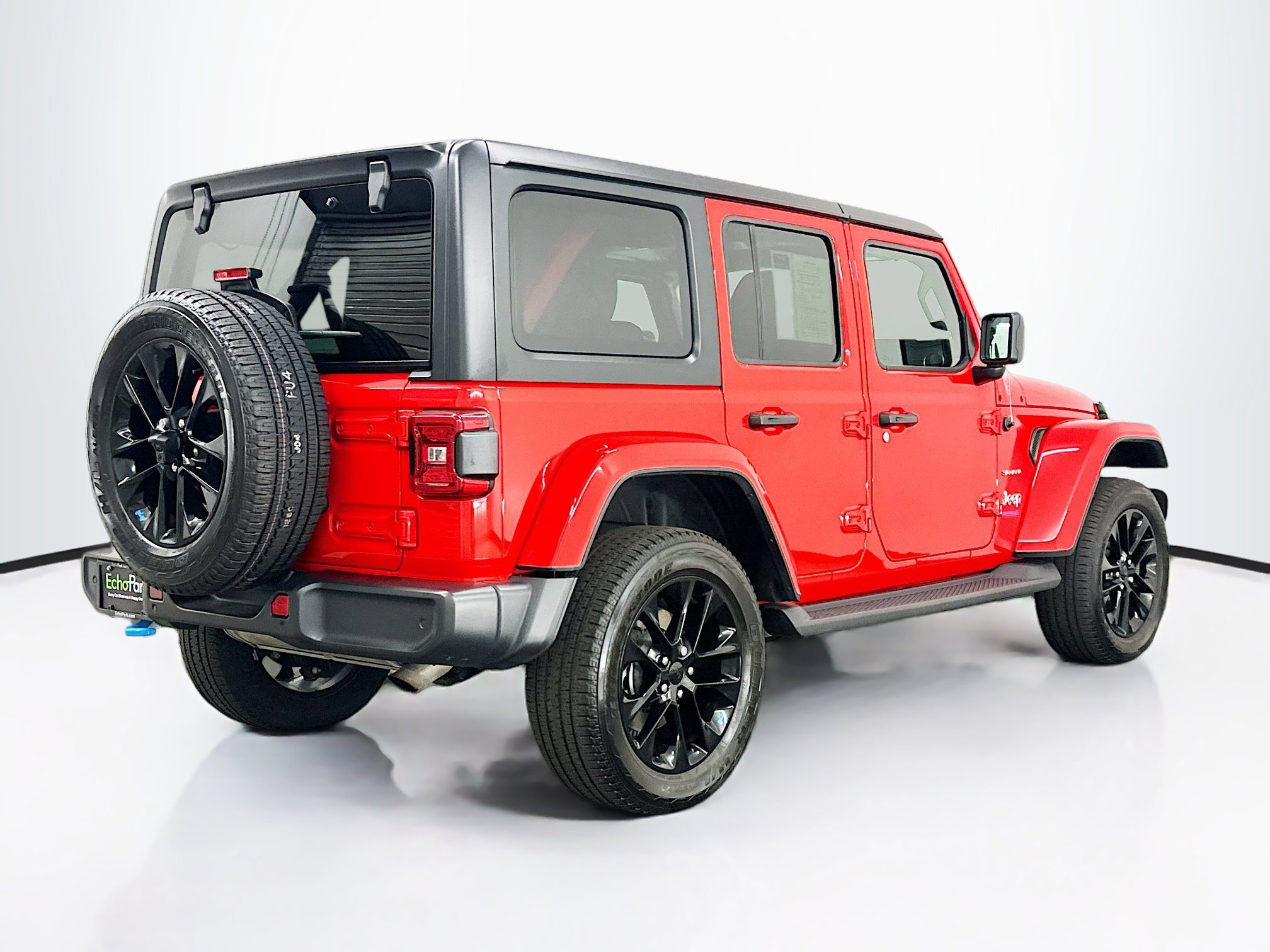 Used 2022 Jeep Wrangler Sahara w/ Cold Weather Group image 9