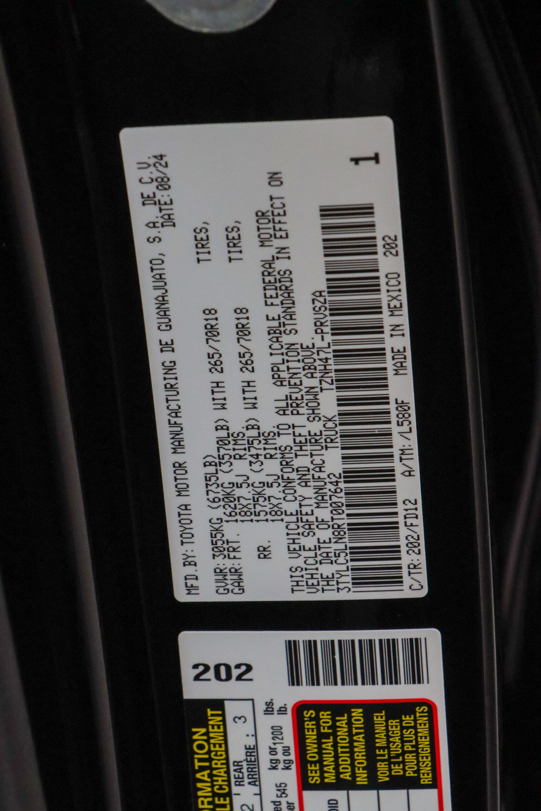 Used 2024 Toyota Tacoma TRD Off-Road AWD/4WD image 32
