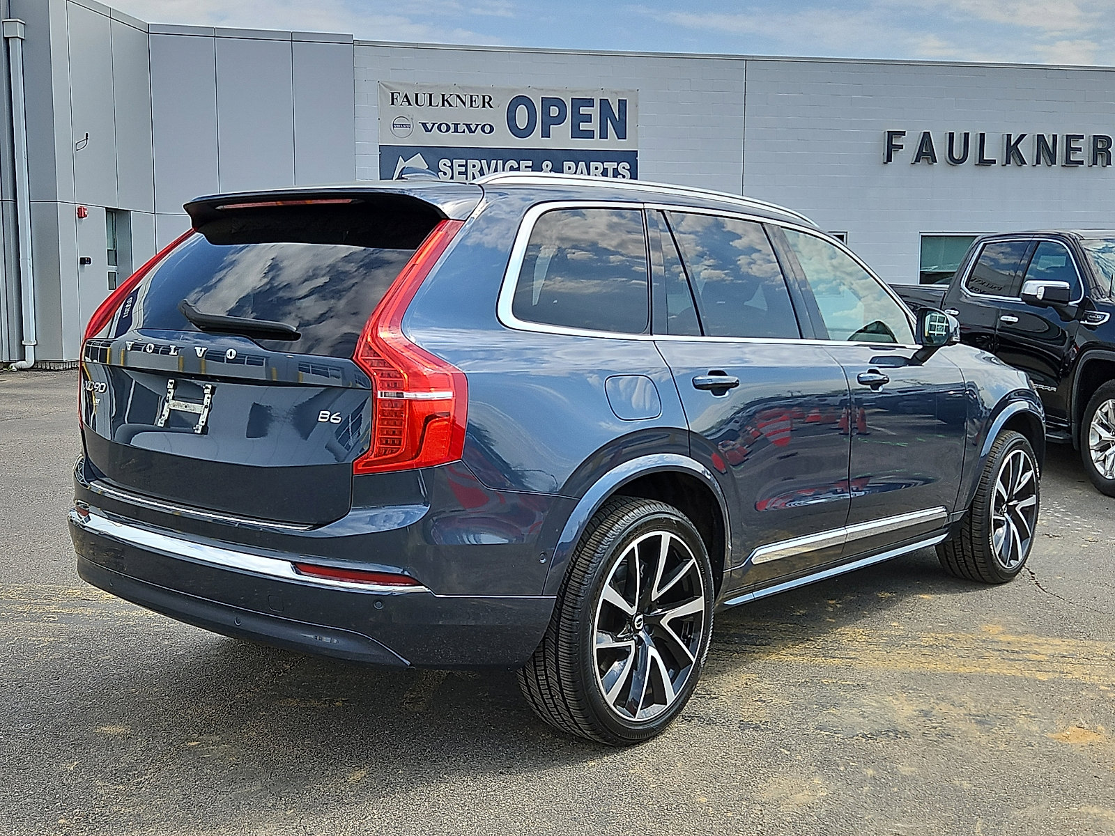 Certified 2023 Volvo XC90 B6 Plus w/ Protection Package AWD/4WD image 6