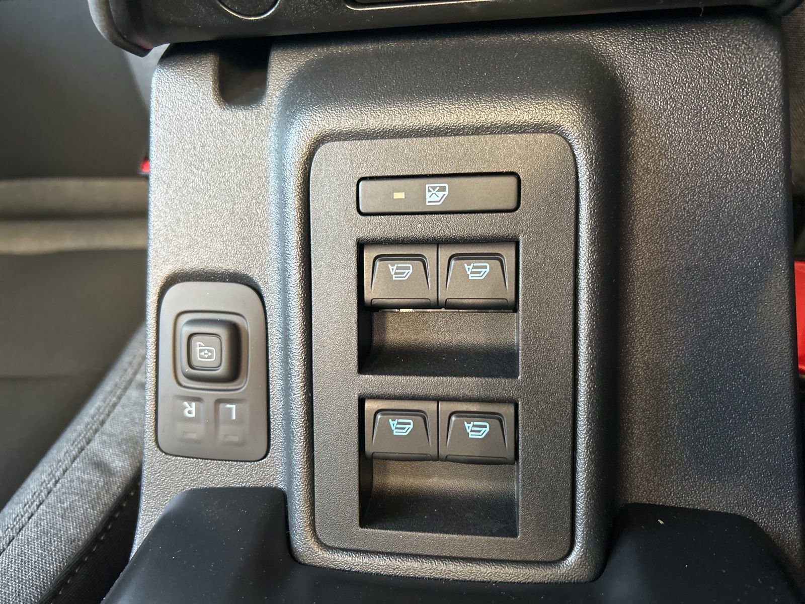 New 2025 Ford Bronco 4-Door image 21