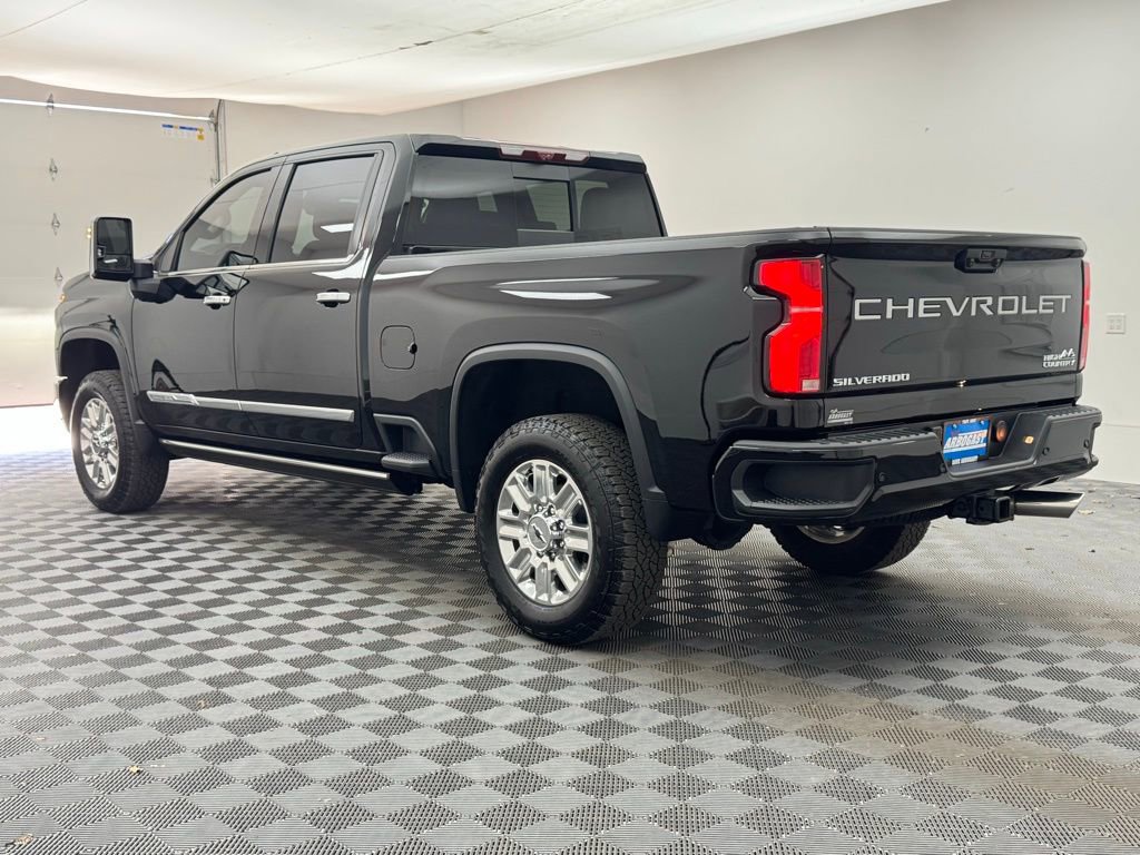 Used 2025 Chevrolet Silverado 2500 High Country w/ Technology Package AWD/4WD image 14