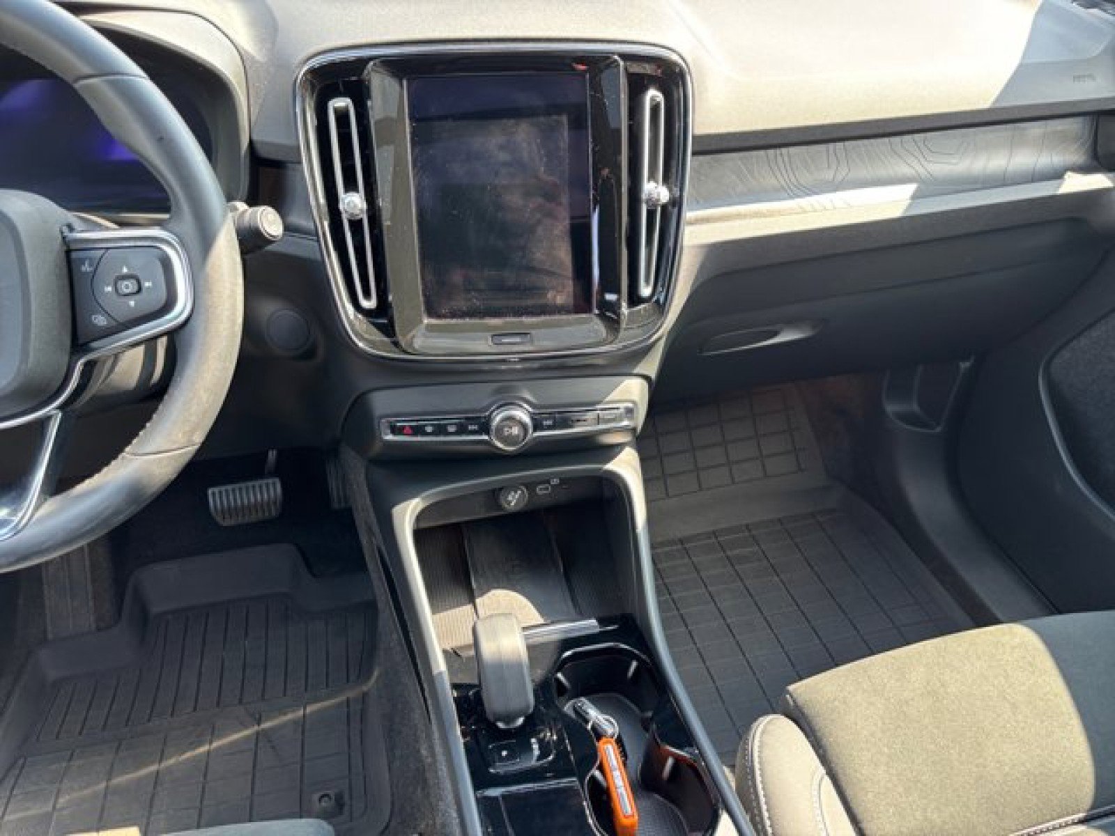 Used 2023 Volvo XC40 Recharge Ultimate w/ Protection Package Premier image 14