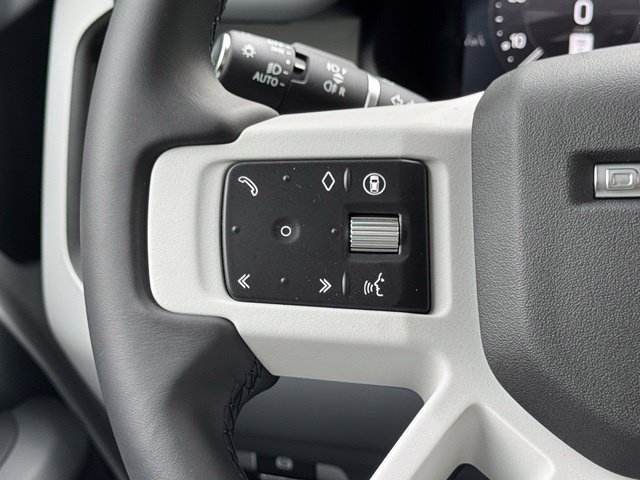 New 2026 Land Rover Defender 110 X-Dynamic SE AWD/4WD image 23