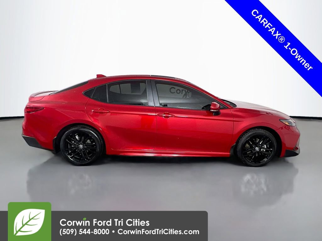 Used 2025 Toyota Camry SE image 18
