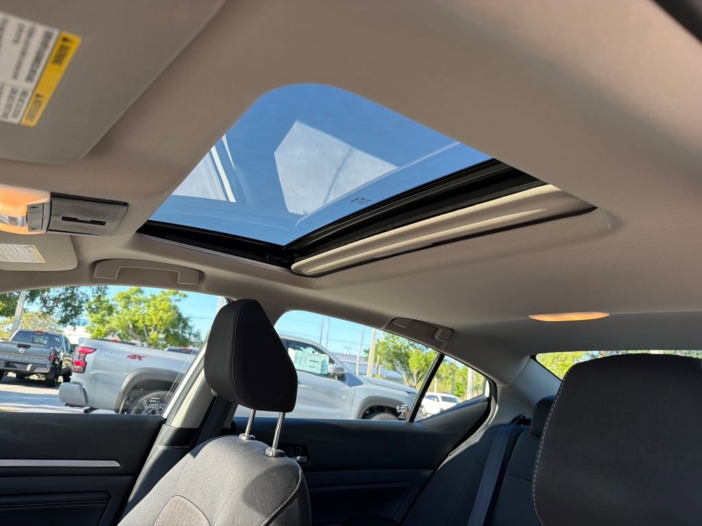 Used 2021 Nissan Altima 2.5 SV w/ SV Premium Package image 17