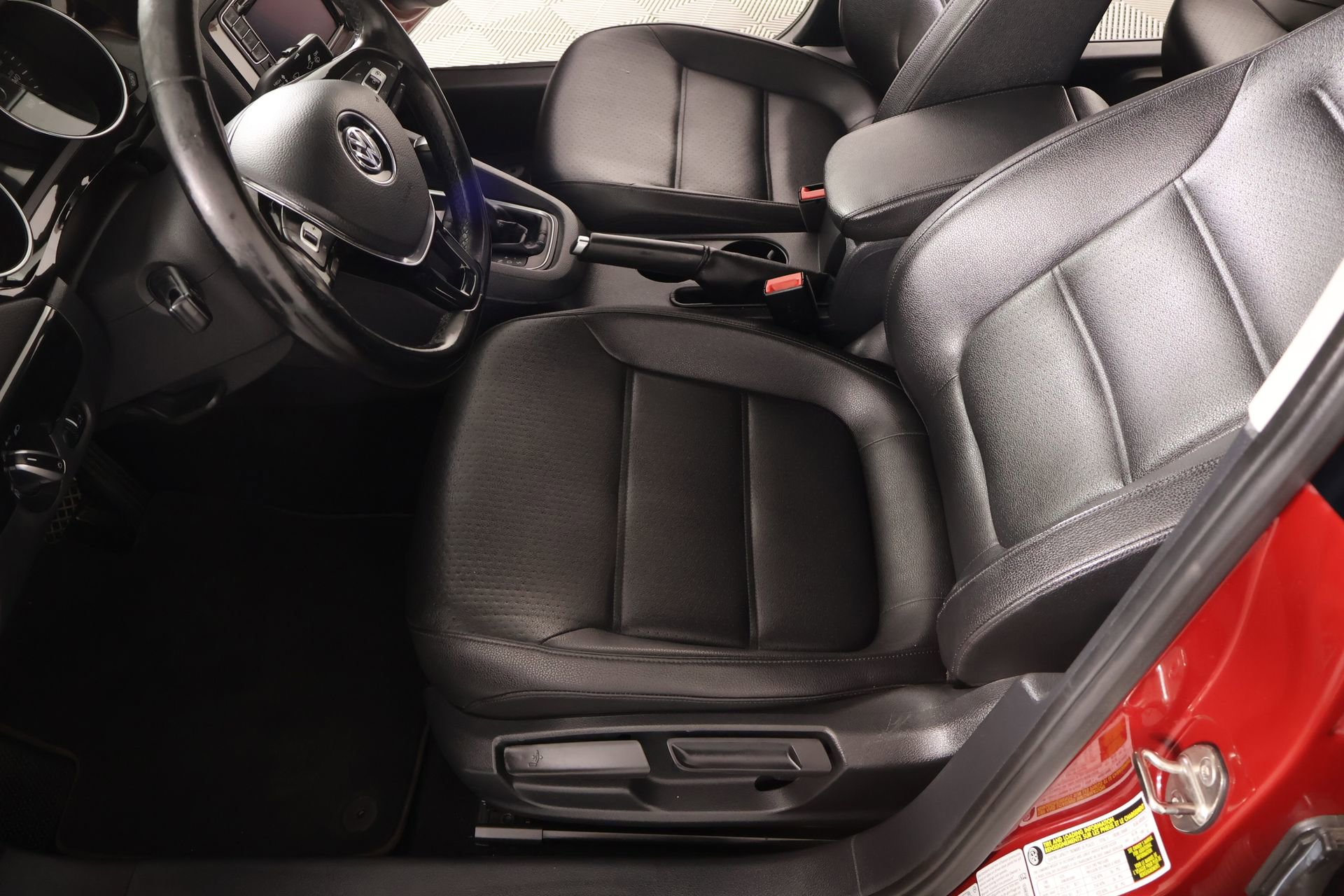 Used 2016 Volkswagen Jetta SEL w/ Lighting Package image 11