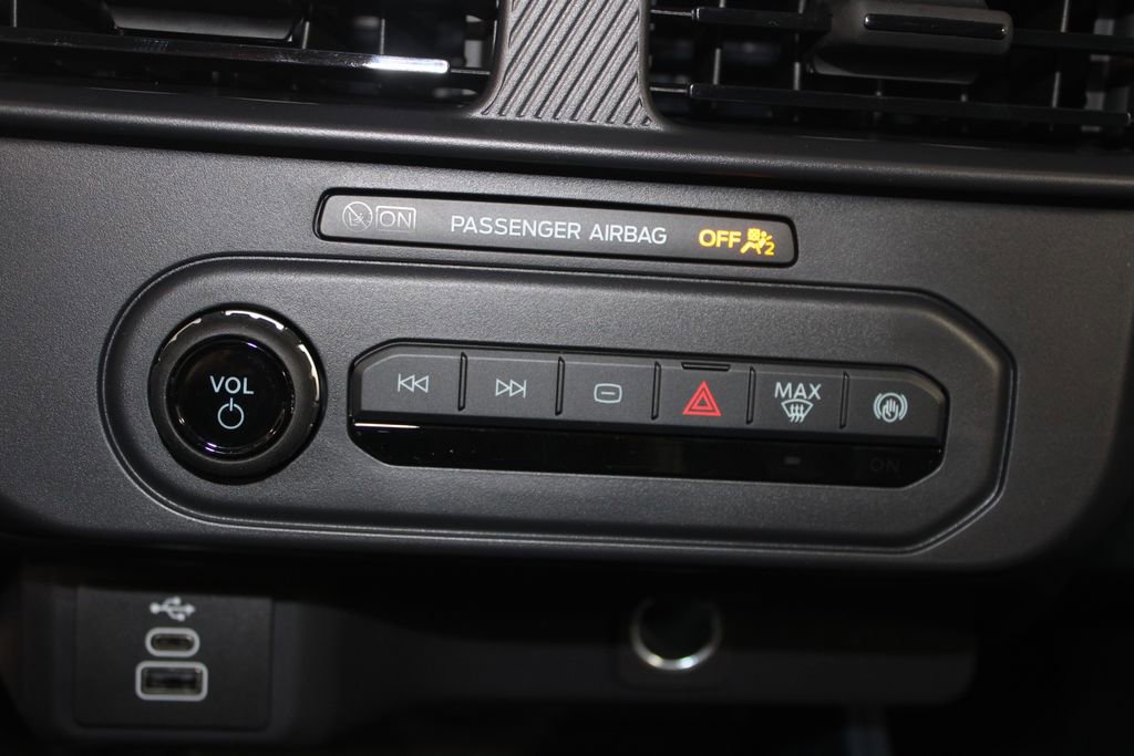 New 2026 Ford Maverick XL image 39