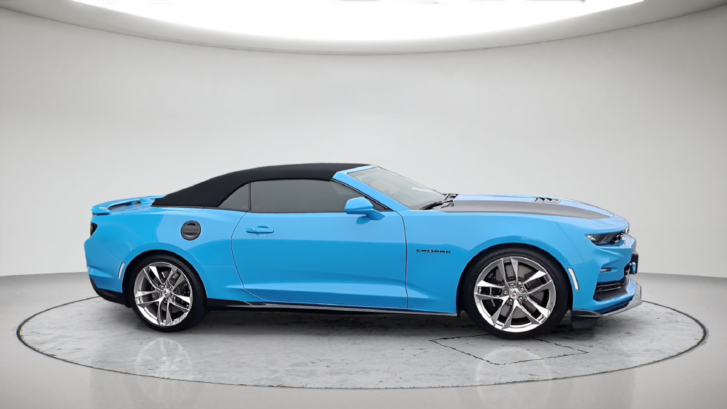 Used 2023 Chevrolet Camaro SS w/ Design Package 3 RWD image 4