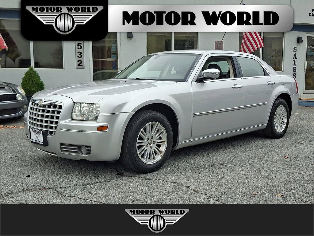 Used 2010 Chrysler 300 Touring image 1