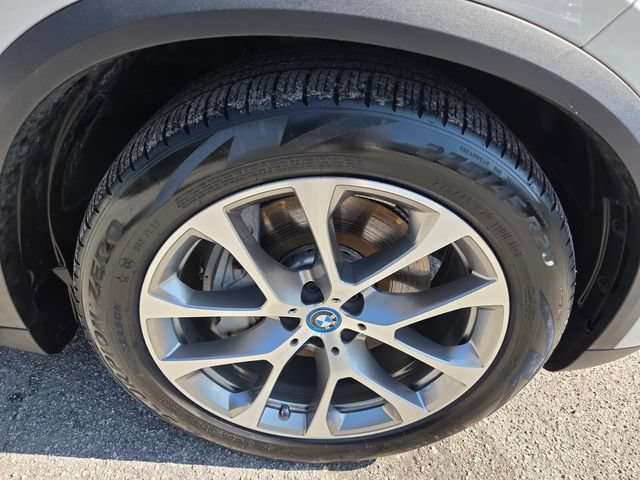 Used 2025 BMW X5 xDrive50e AWD/4WD image 9