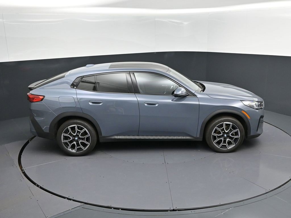Certified 2025 BMW X2 xDrive28i image 35