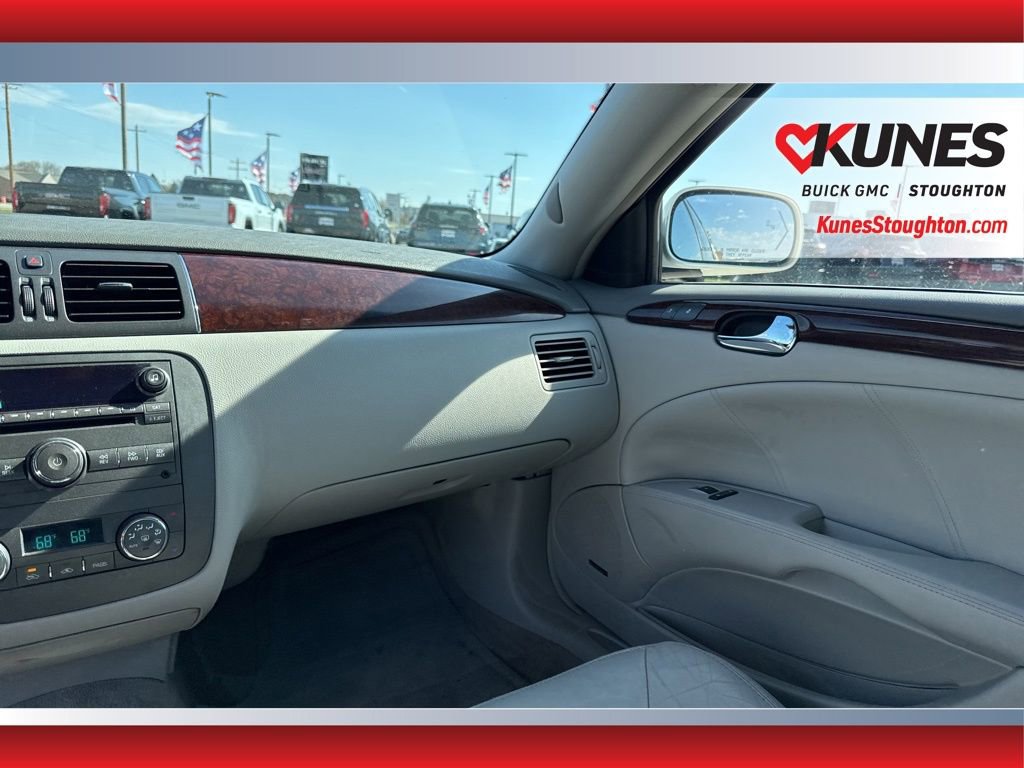 Used 2011 Buick Lucerne CXL image 39