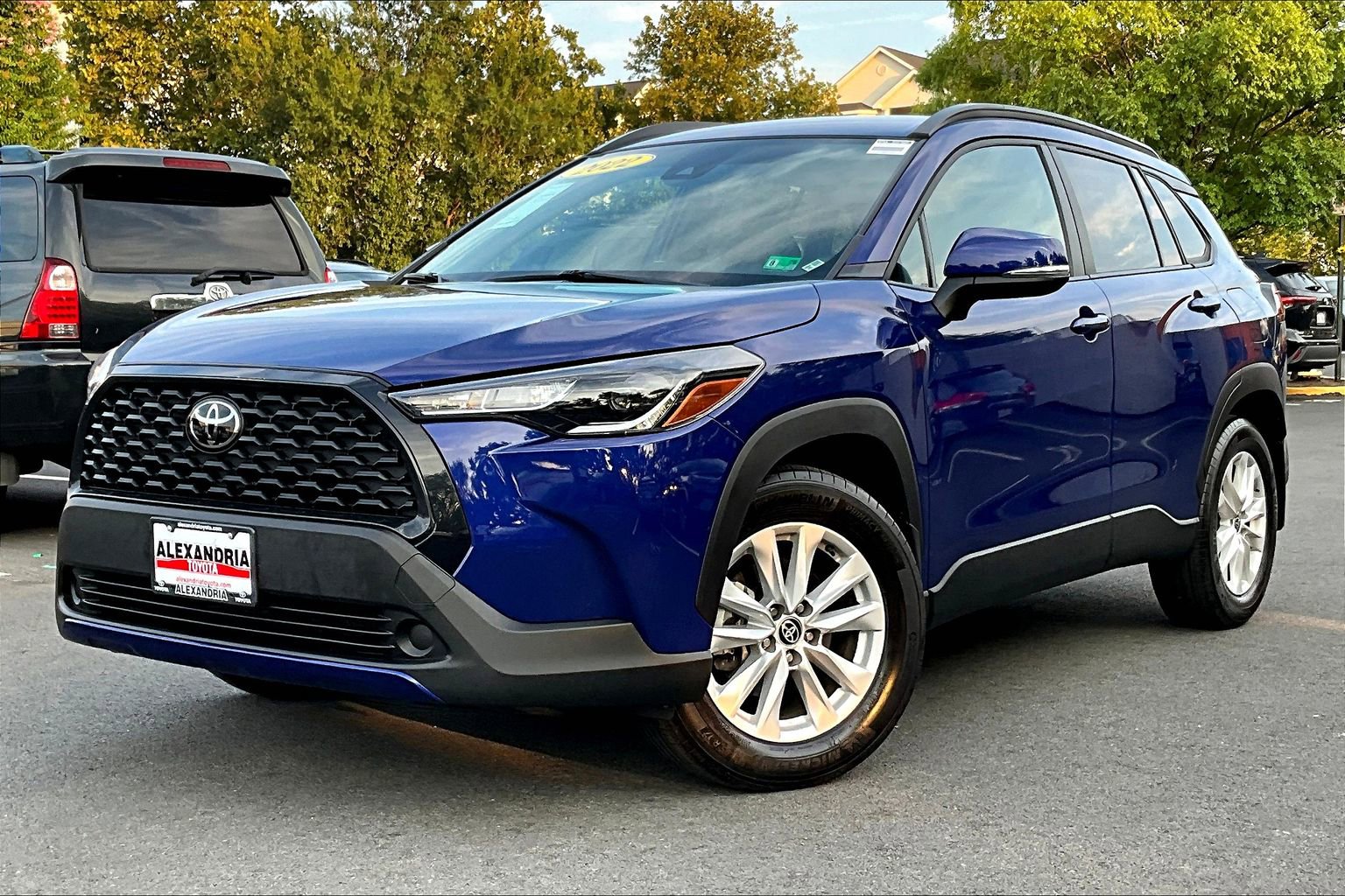 Used 2022 Toyota Corolla Cross LE video 1