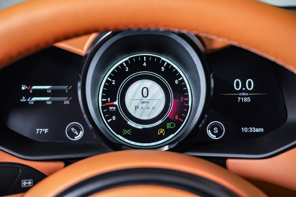 Used 2023 Aston Martin V8 Vantage Roadster RWD image 28