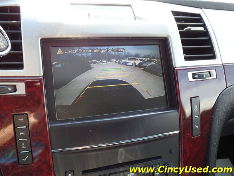 Used 2012 Cadillac Escalade ESV Luxury AWD/4WD image 18