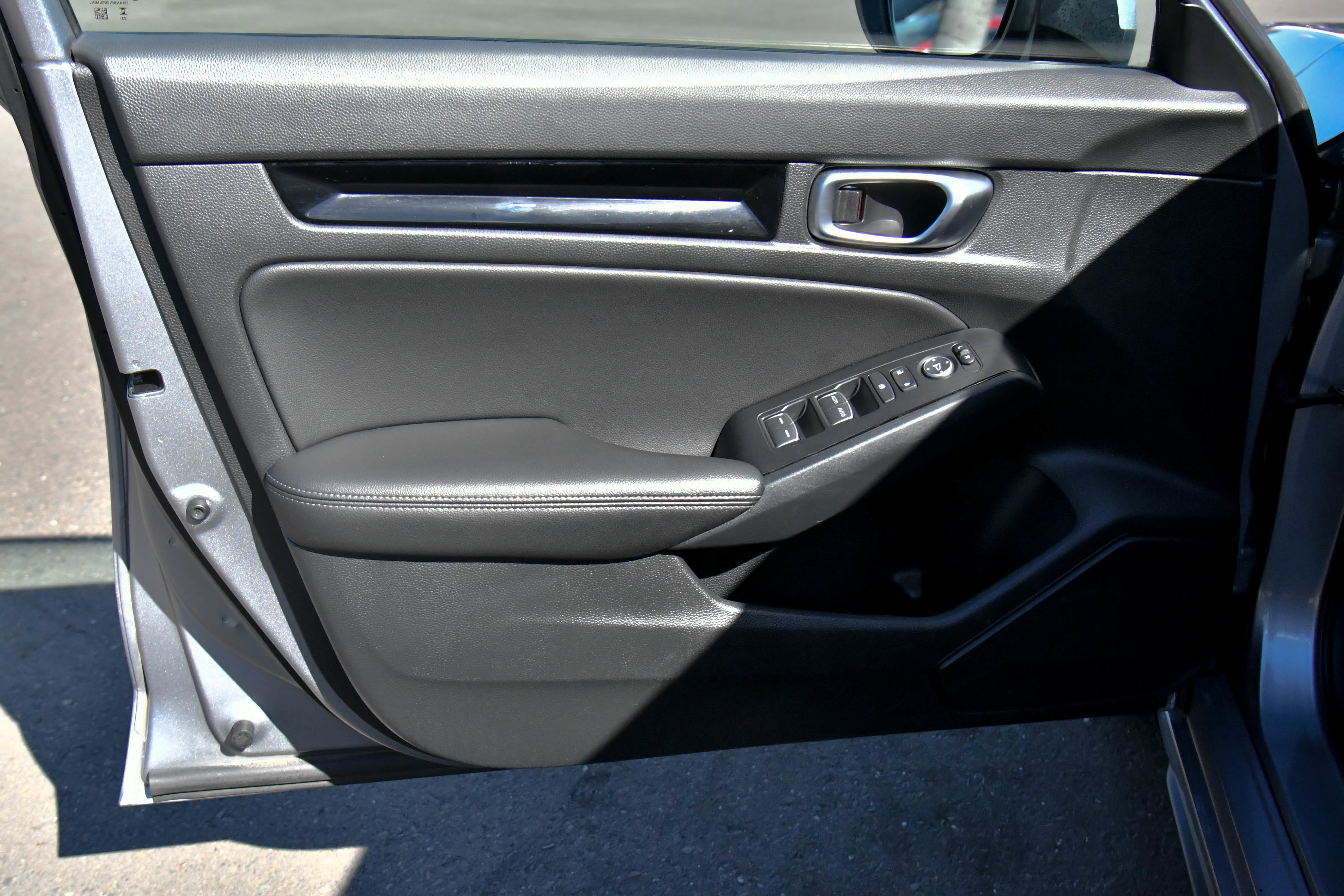 Used 2024 Honda Civic EX-L image 13