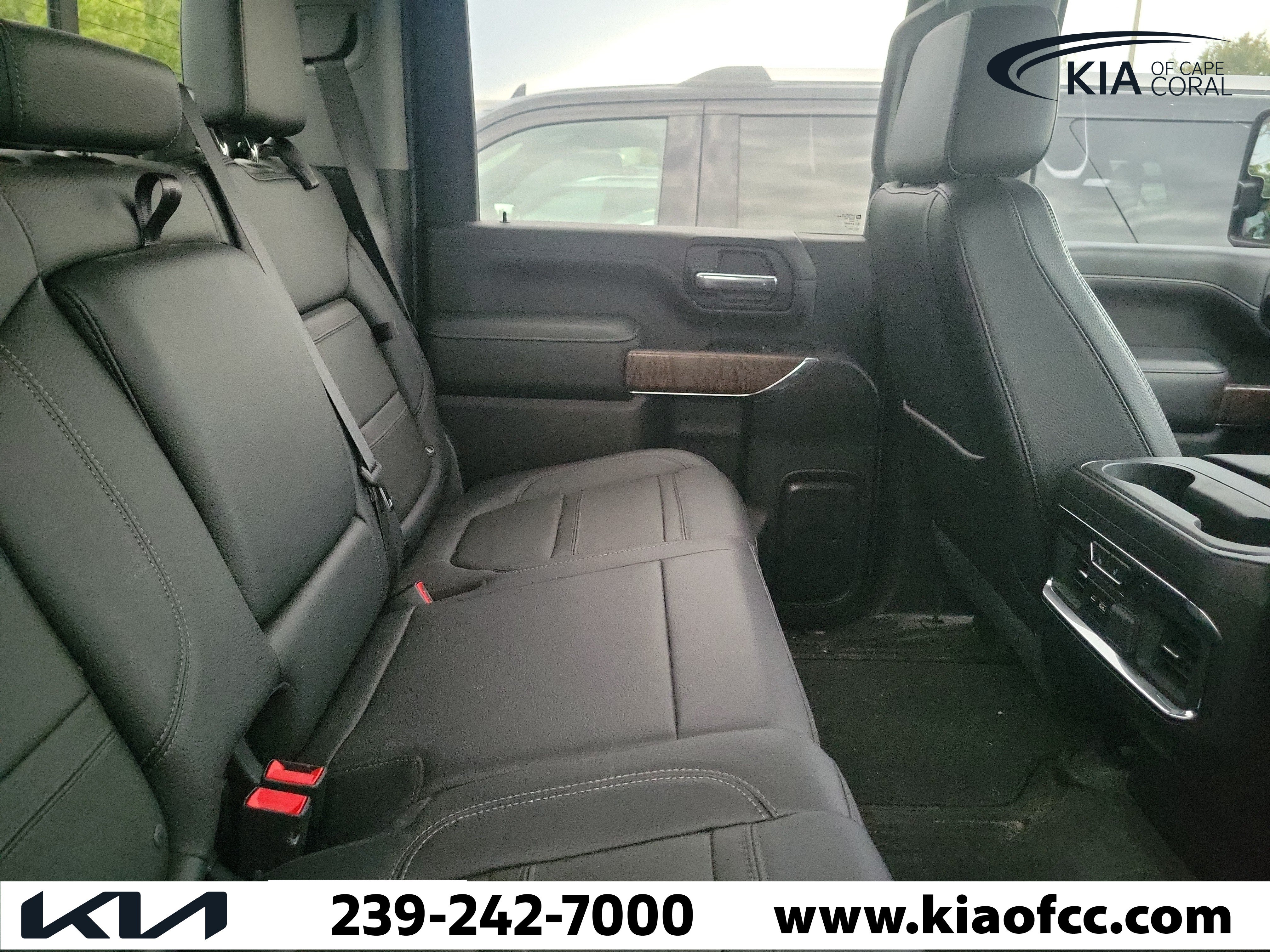 Used 2023 GMC Sierra 2500 Denali w/ Denali Black Diamond Edition AWD/4WD image 10