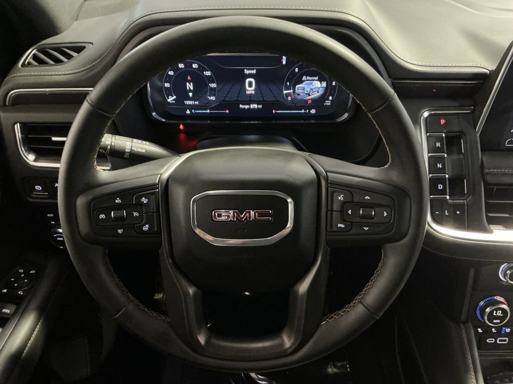 Used 2024 GMC Yukon AT4 w/ Technology Package AWD/4WD image 17