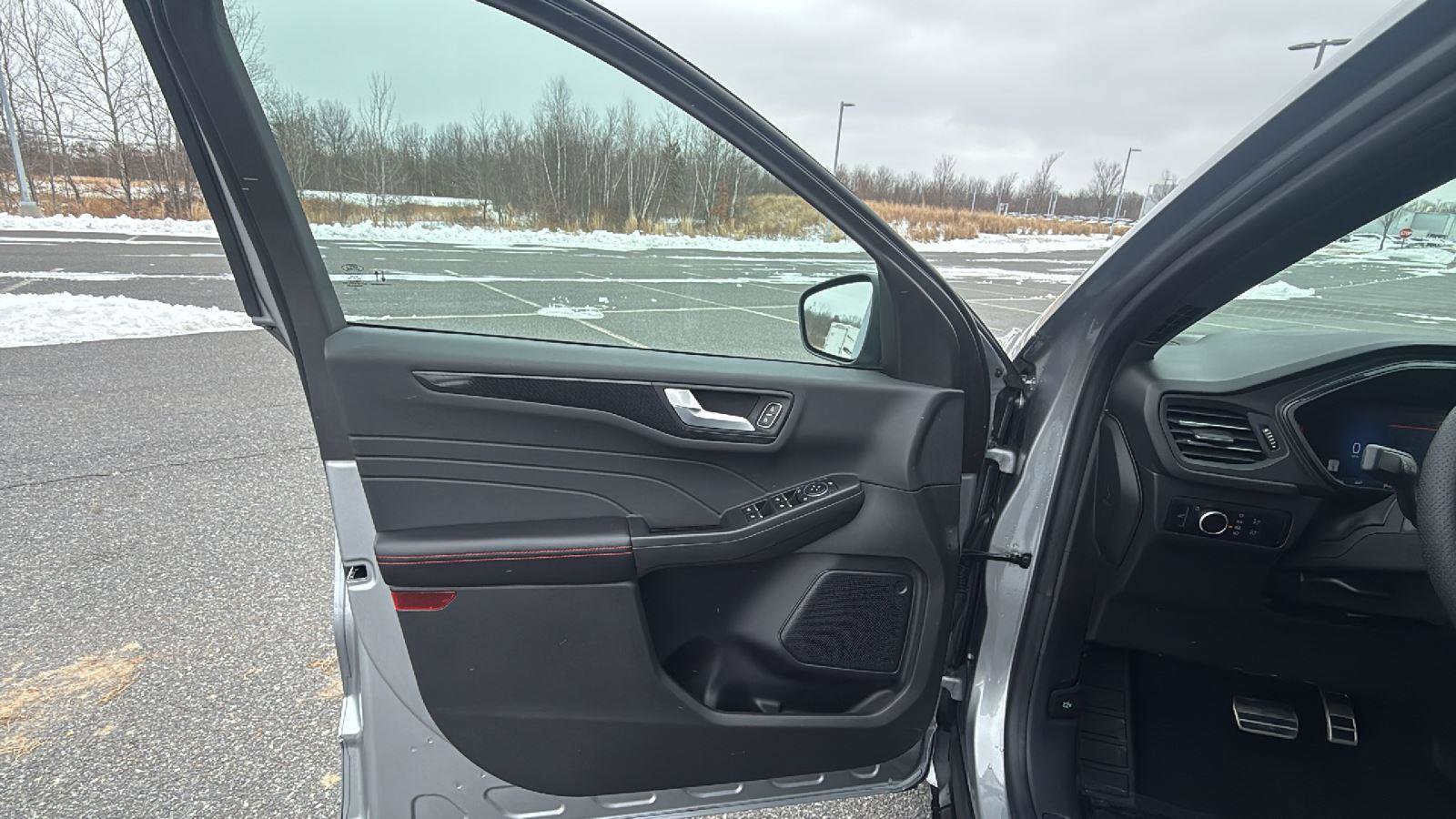 Used 2023 Ford Escape ST-Line w/ Tech Pack #1 image 23