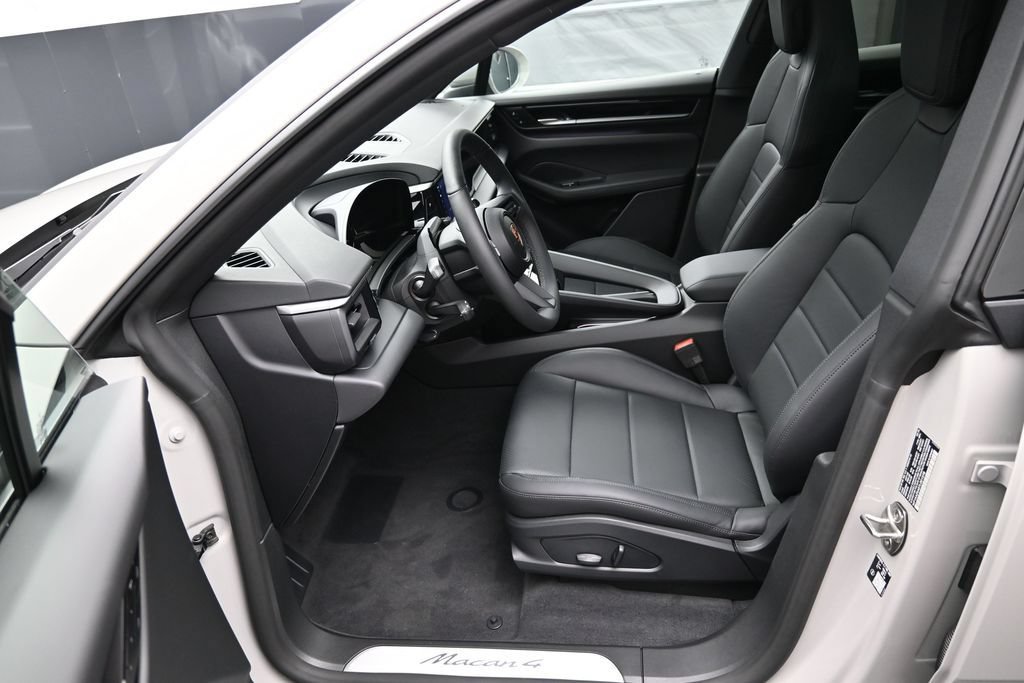 New 2026 Porsche Macan 4 Electric AWD/4WD image 10