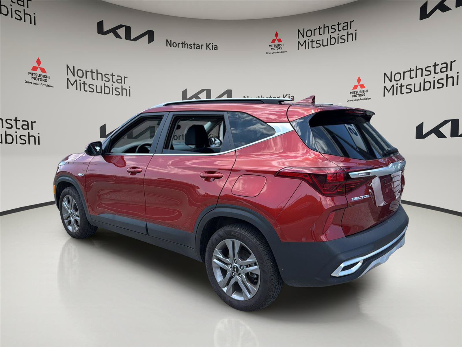Used 2023 Kia Seltos S AWD/4WD image 3