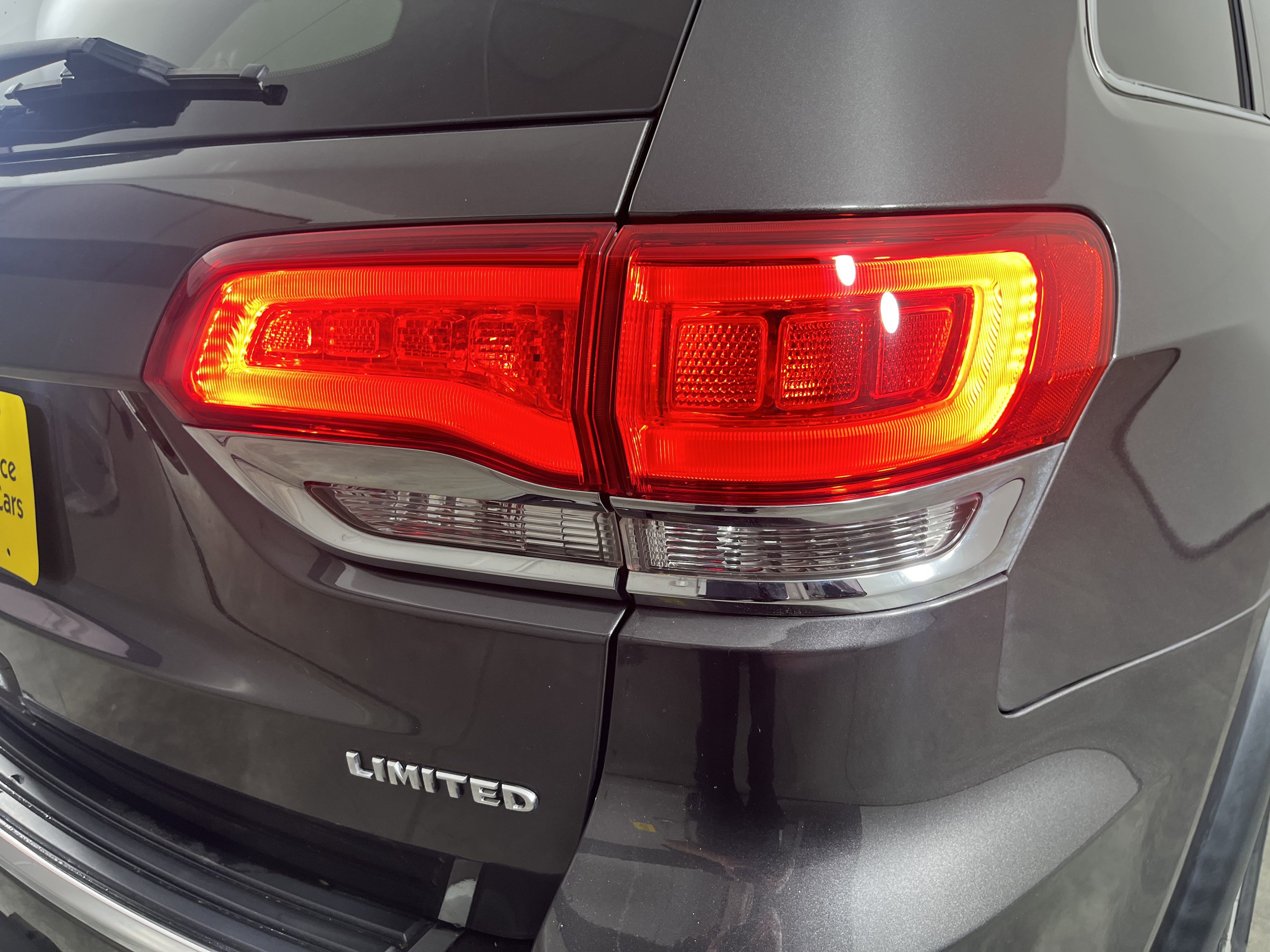 Used 2015 Jeep Grand Cherokee Limited w/ Trailer Tow Group IV image 27