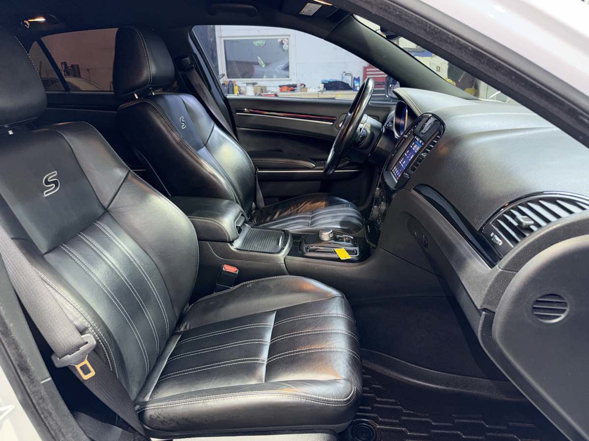 Used 2021 Chrysler 300 S RWD image 28