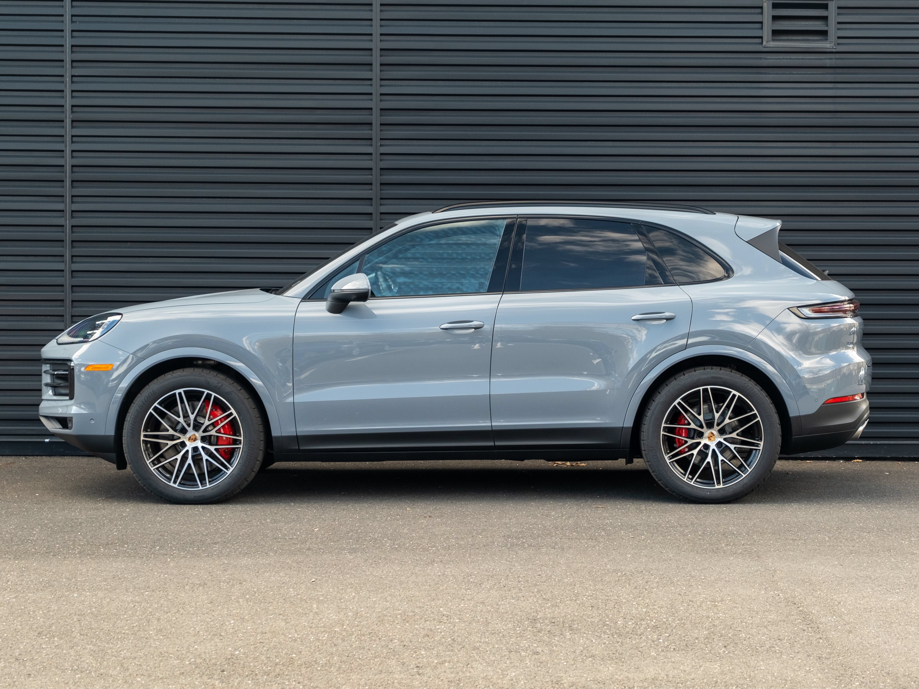 New 2026 Porsche Cayenne S AWD/4WD image 3