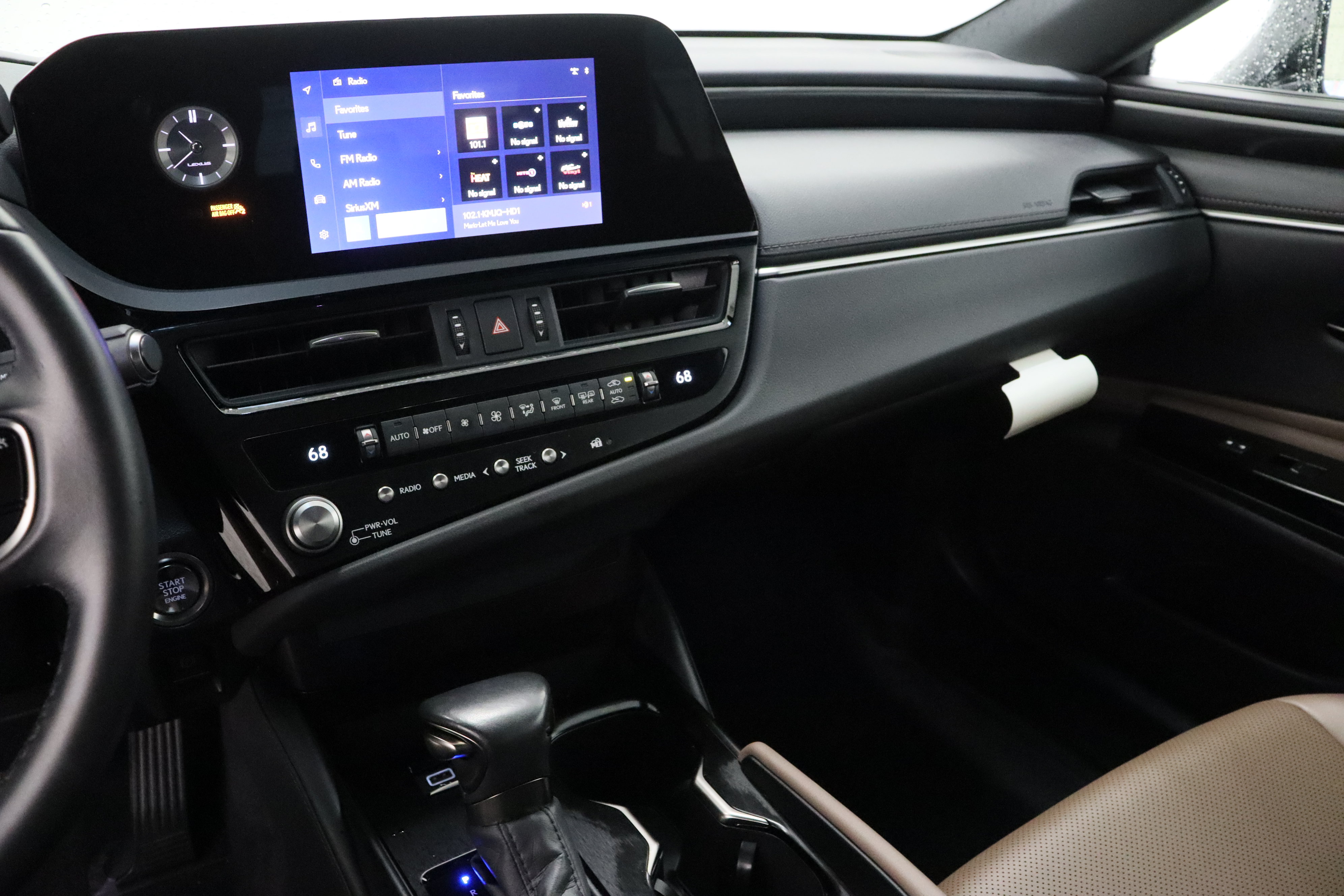 Used 2024 Lexus ES 350 w/ Accessory Package (Z1) FWD image 16