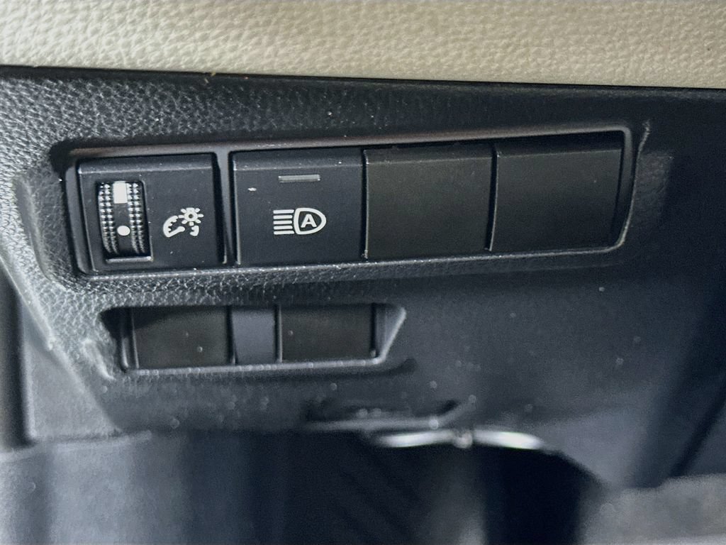 Used 2022 Toyota Corolla Cross L FWD image 20