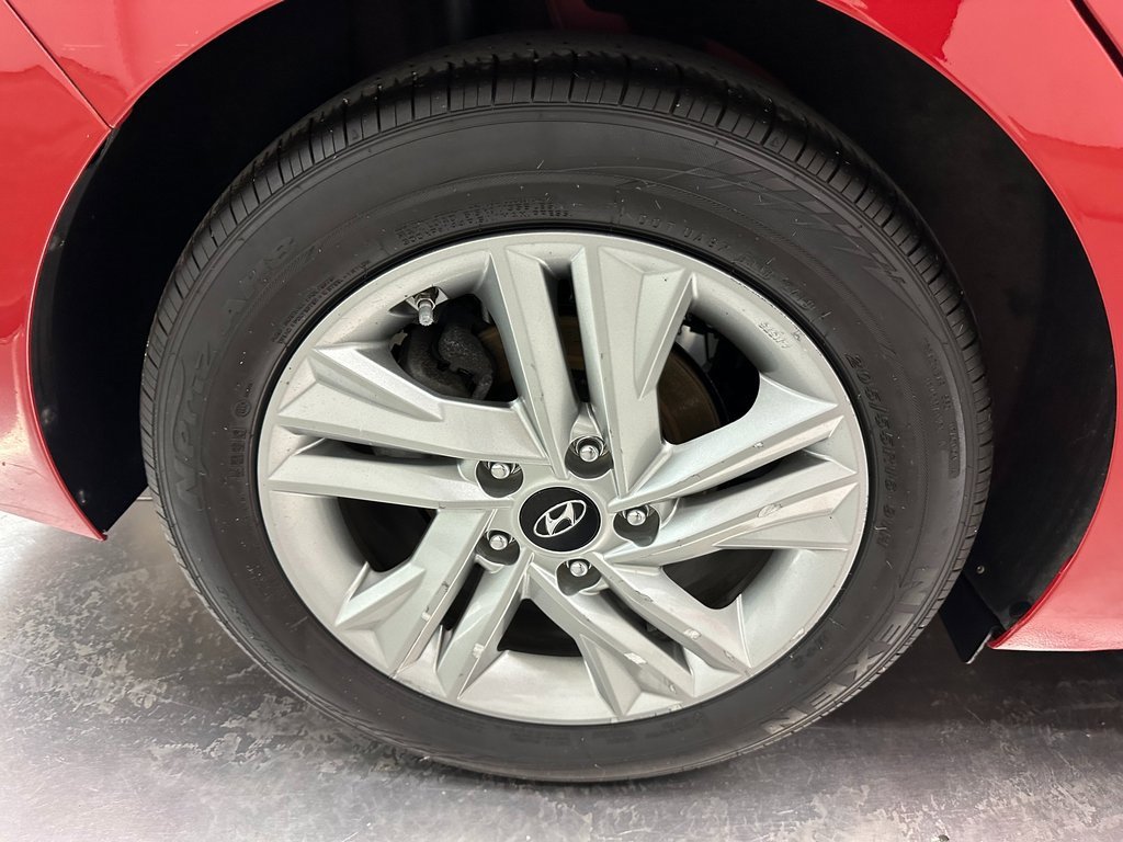 Used 2020 Hyundai Elantra SEL image 28