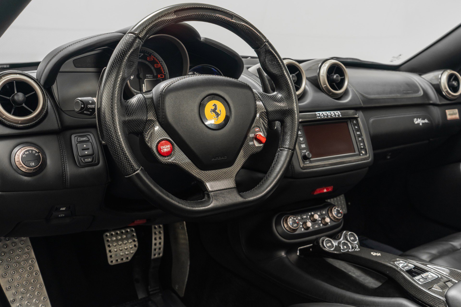 Used 2011 Ferrari California image 13