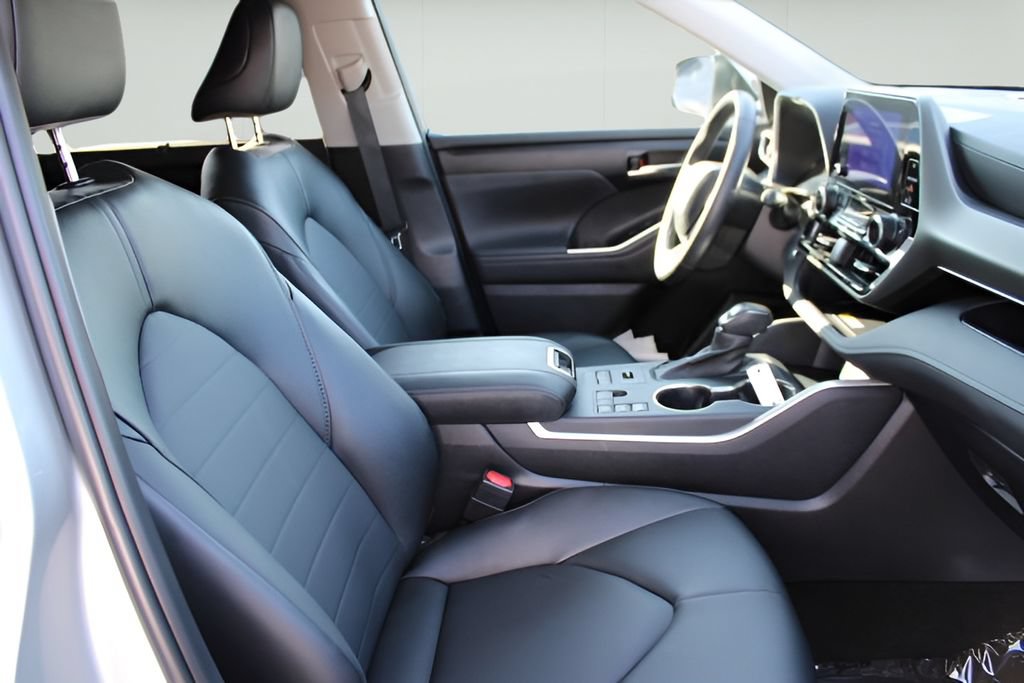 Certified 2025 Toyota Highlander XLE AWD/4WD image 26