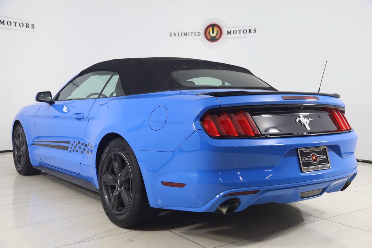 Used 2017 Ford Mustang Convertible RWD image 4