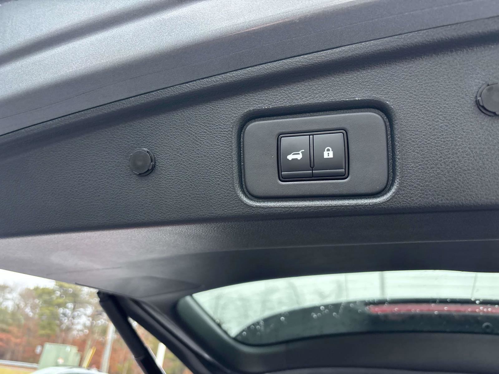 Used 2025 Nissan Pathfinder SL w/ SL Premium Package image 17