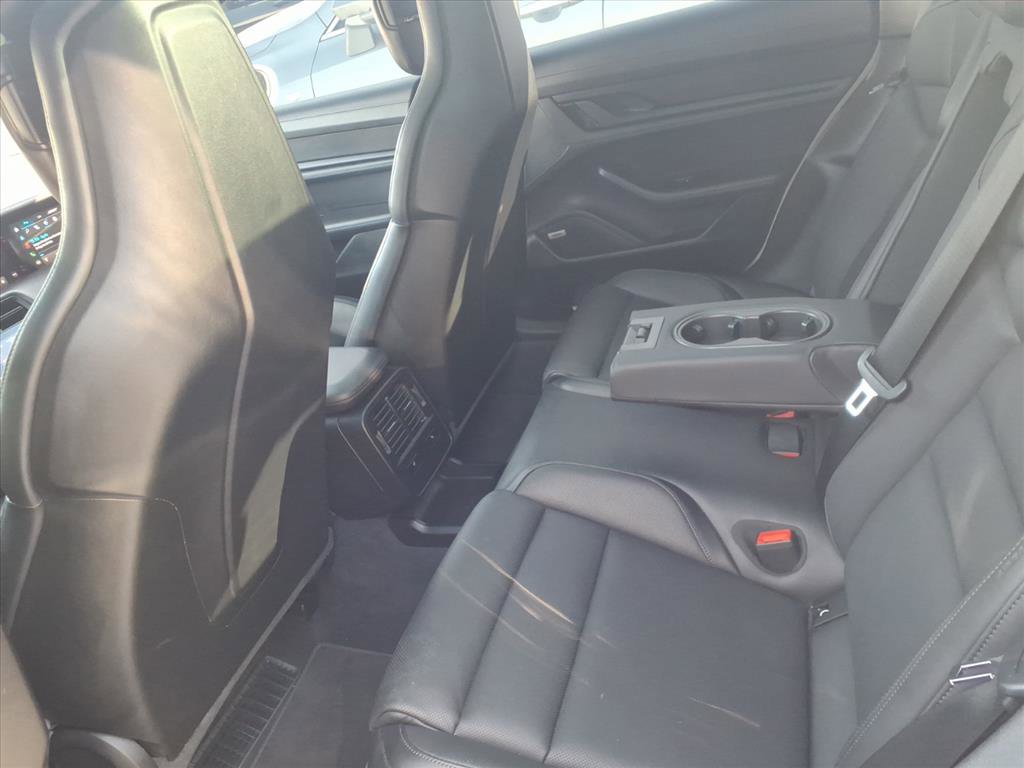 Used 2020 Porsche Taycan image 10