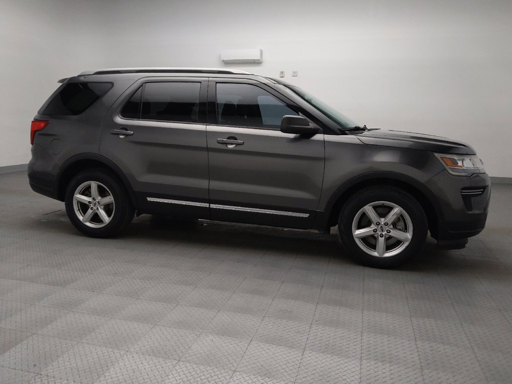 Used 2018 Ford Explorer XLT FWD image 11