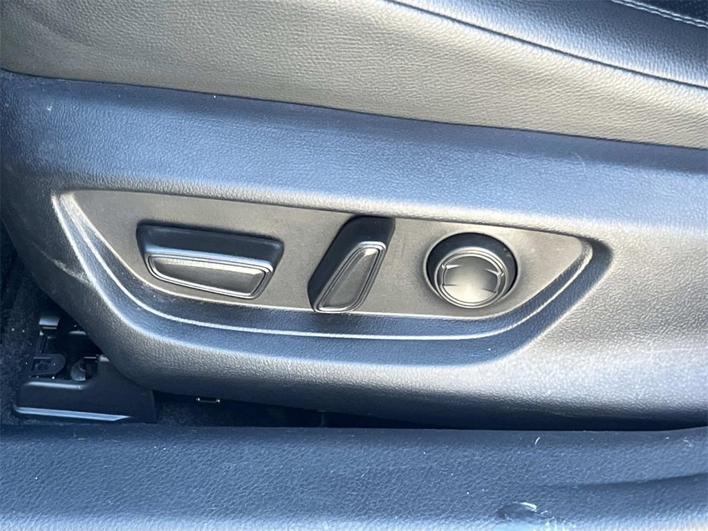 Used 2025 Toyota Camry XSE image 11