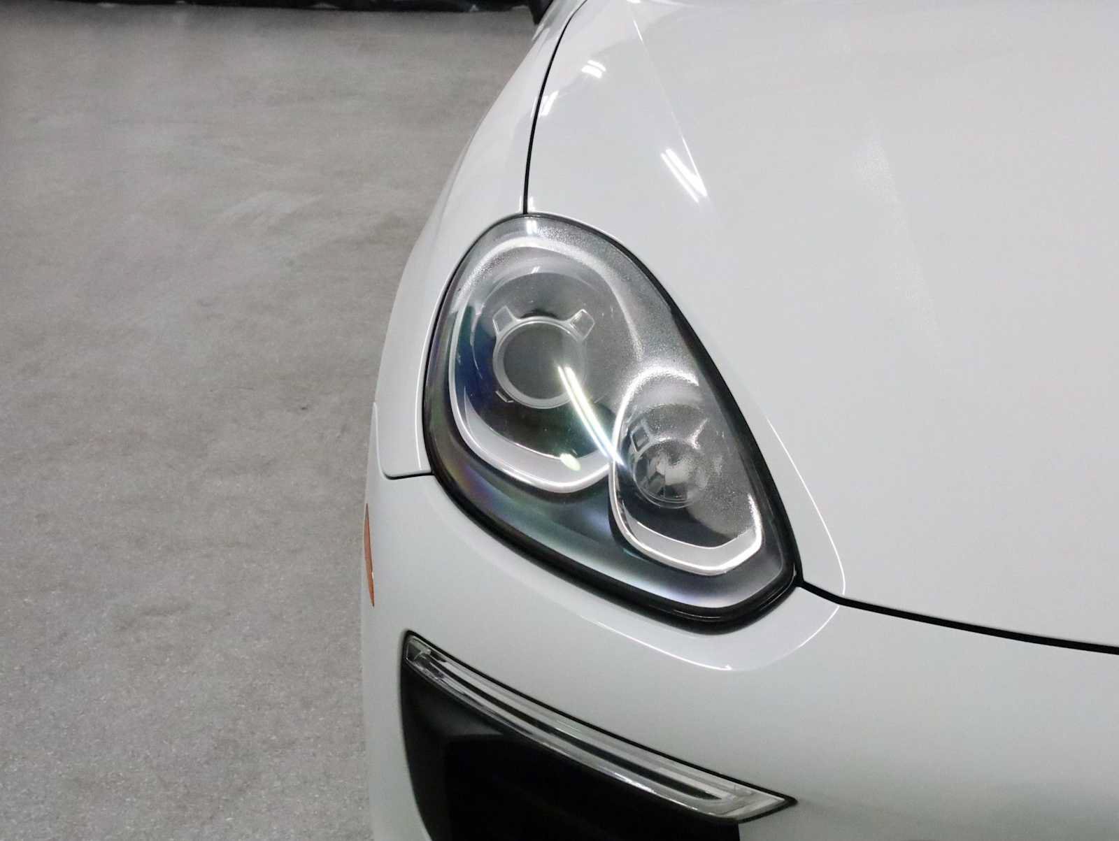 Used 2016 Porsche Cayenne AWD/4WD image 15