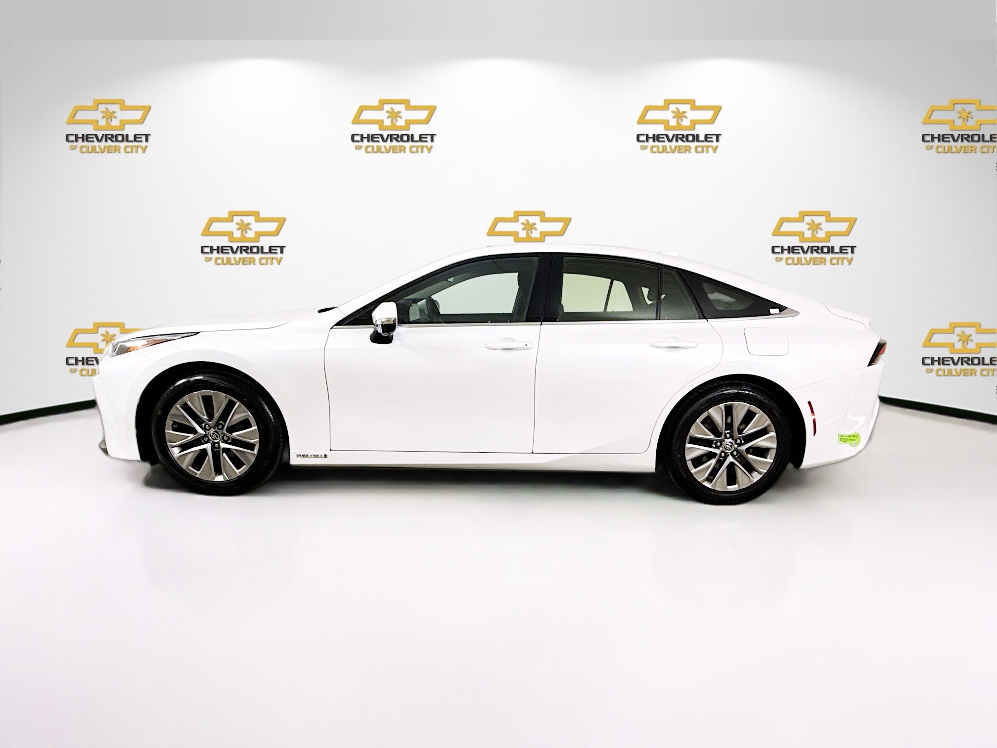 Used 2023 Toyota Mirai XLE w/ Advanced Technology Package image 4