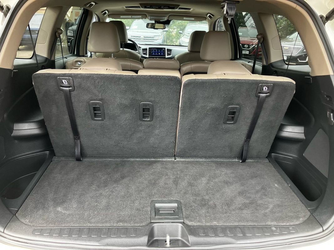 Used 2016 Honda Pilot Touring image 32