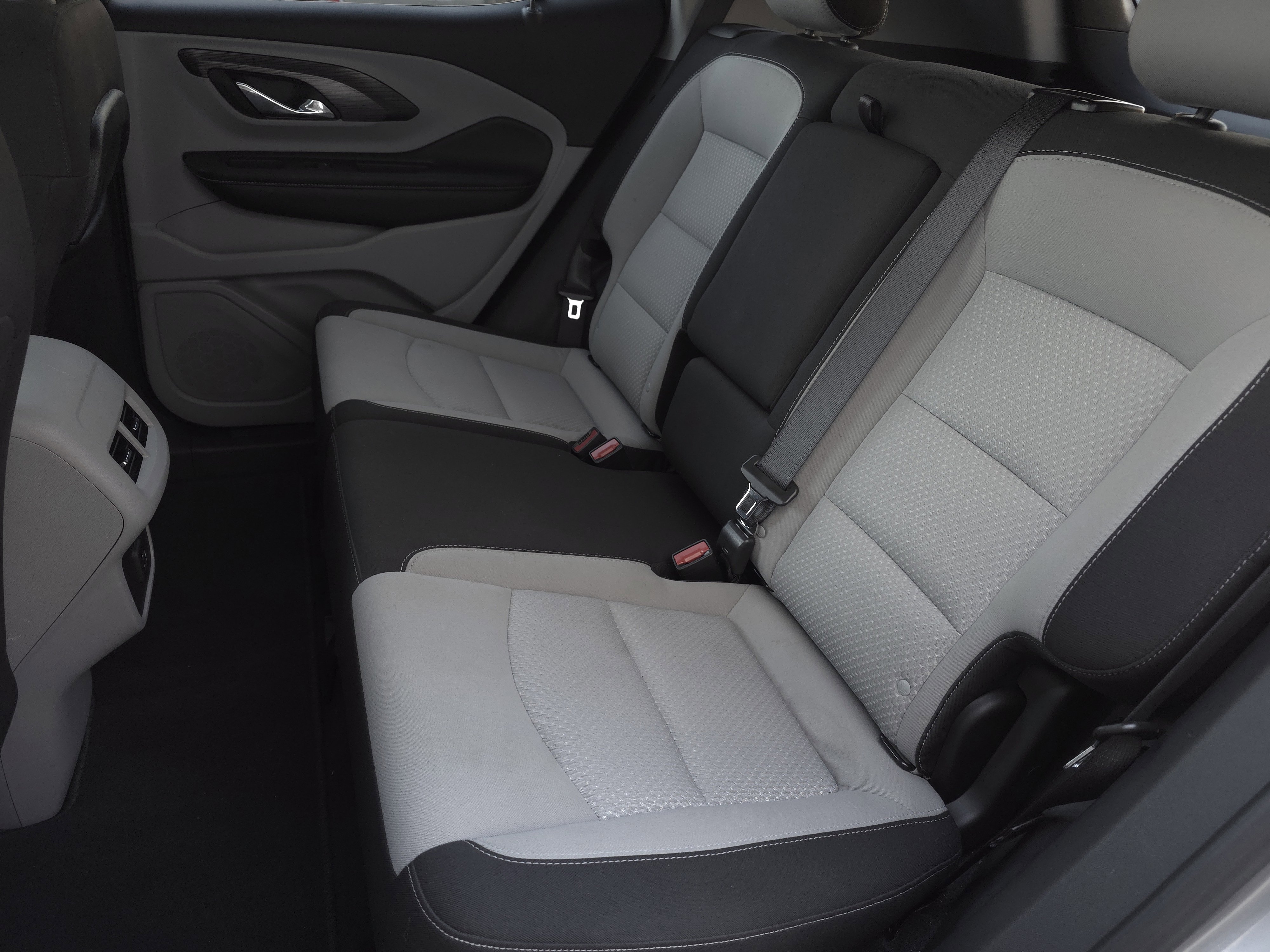 Used 2024 GMC Terrain SLE image 26