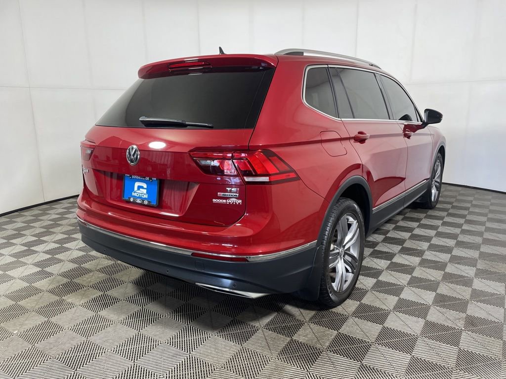 Used 2018 Volkswagen Tiguan SEL Premium w/ 3rd Row Seat Package image 7