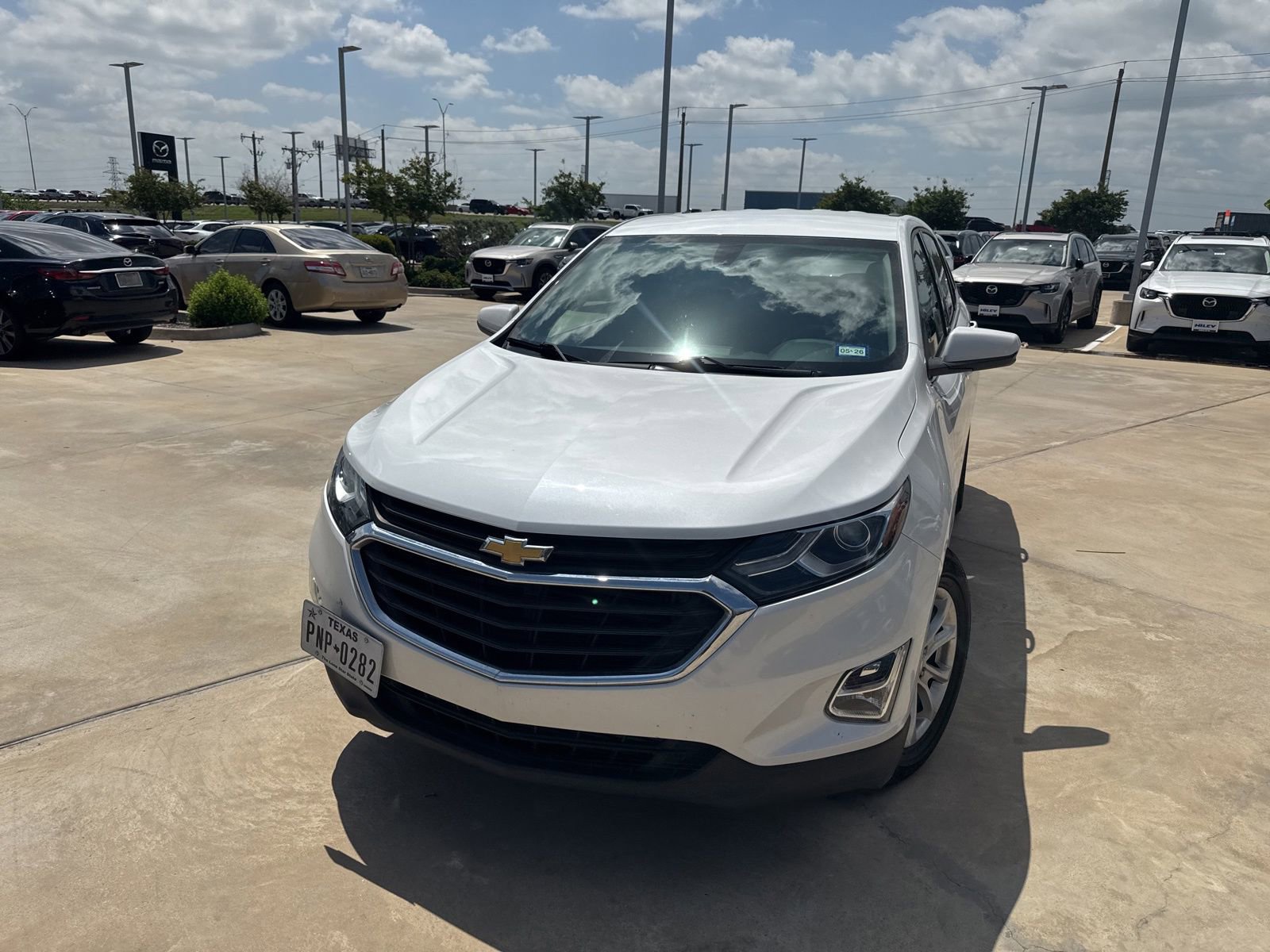 Used 2019 Chevrolet Equinox LT FWD image 2