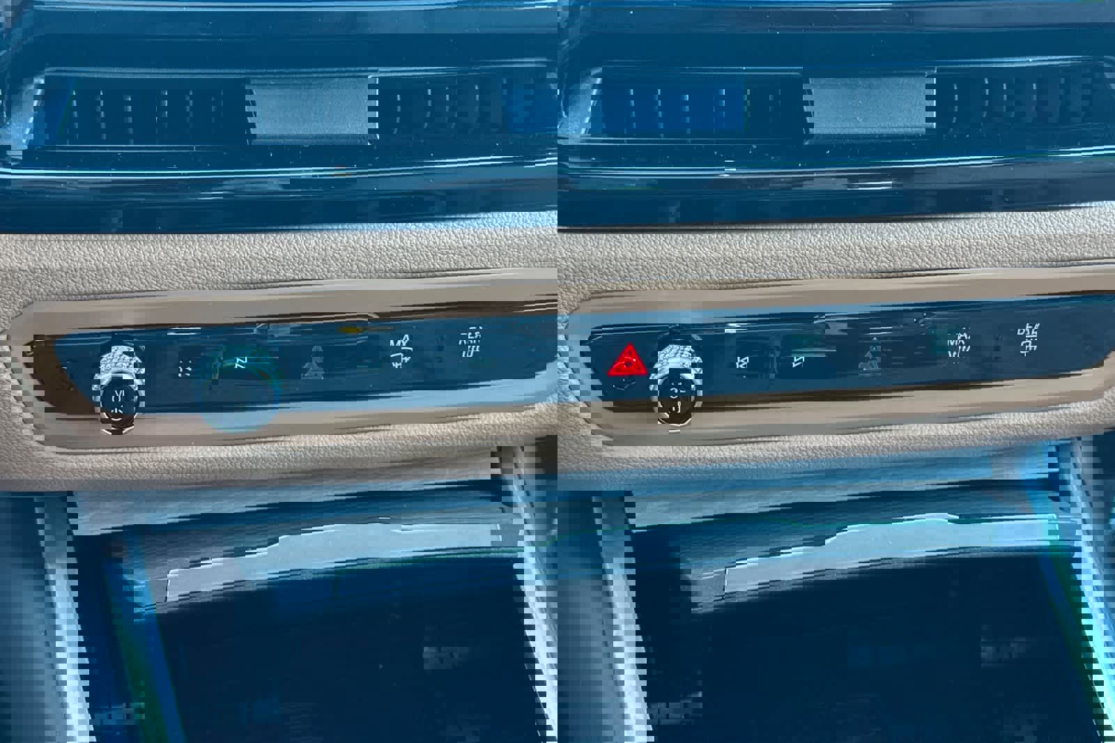 Used 2025 BMW i4 eDrive40 w/ Premium Package image 23